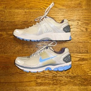 Nike Vomero 5 Sneakers